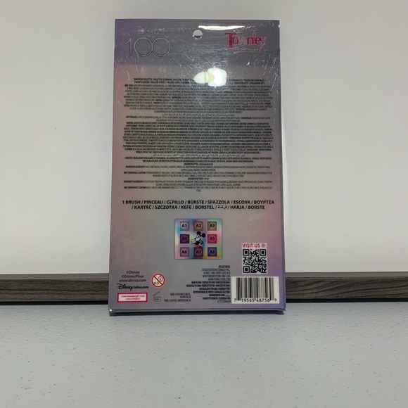 Disney 100 Eyeshadow Palette with Mirror and Cosmetic Brush-New - Picture 3 of 9